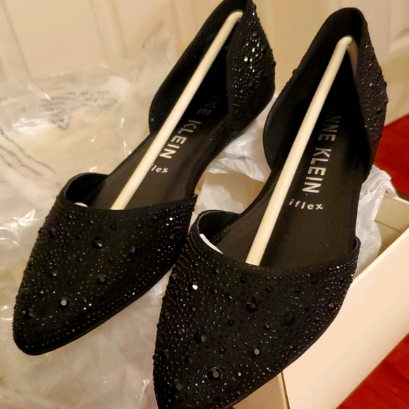 Flat Dress Shoes - Picture 1 of 4